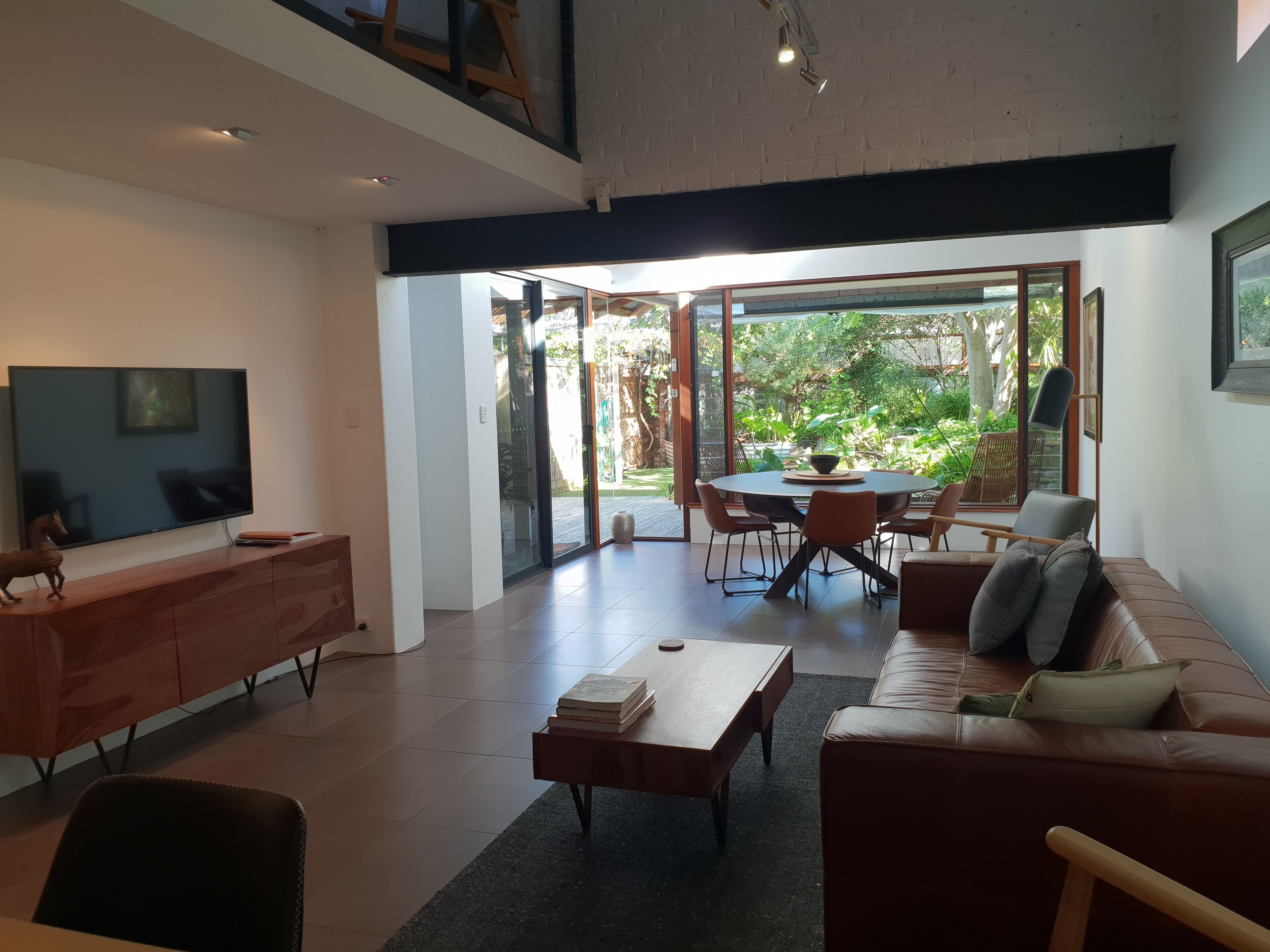 The Sanctuary - unique, urban and private with gorgeous garden