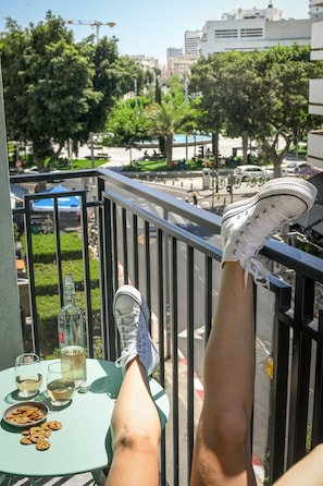 Room with Balcony | City view - Pixel Dizengoff Square - Smart Hotel by Loginn Tel Aviv (Tel Aviv)