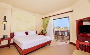 Minibar, individuell inredning, unika möbler och skrivbord