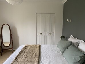 6 chambres, fer et planche à repasser, lit parapluie, Wi-Fi gratuit