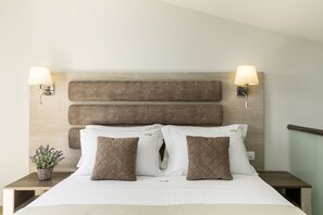 Family Suite | In-room safe, soundproofing, free WiFi, bed sheets - Aria Garden Suites (Sithonia)