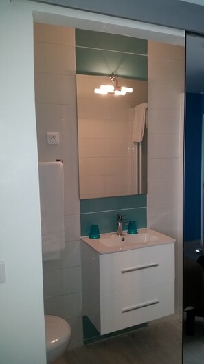 Economy Room | Bilik Mandi