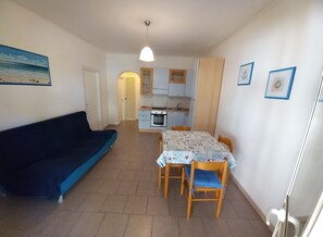 Interior - Comfortable three-bedroom apartment within walking distance of beautiful Biodola beach (Portoferraio)