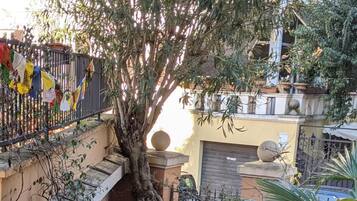 Apartment | Garden