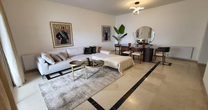 The Perfect Flat Sea Side Central Luxurious