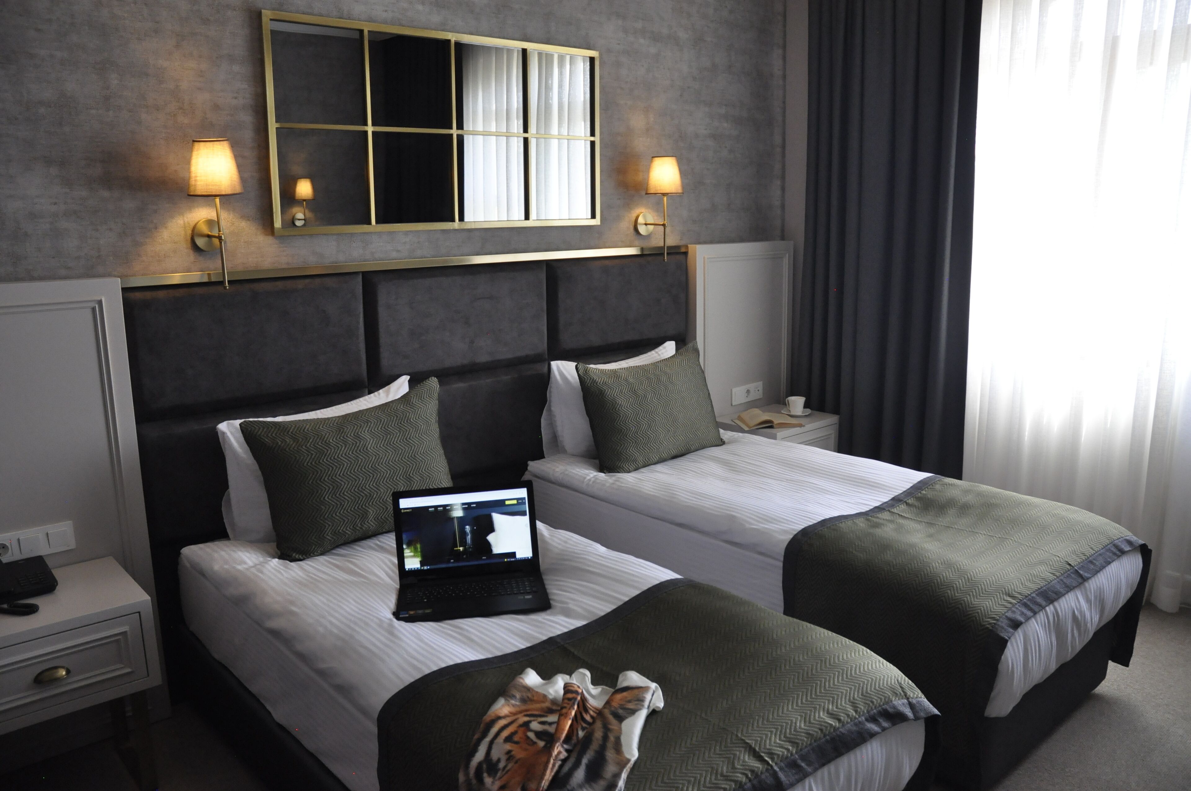 standard twin room | egyptian cotton sheets, premium bedding, free minibar, laptop workspace