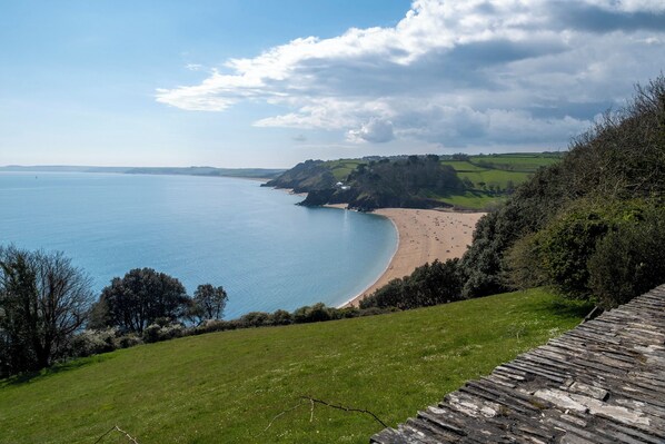 Unclassified image, 1 of 25, button - 38 Venn Park (Dartmouth)