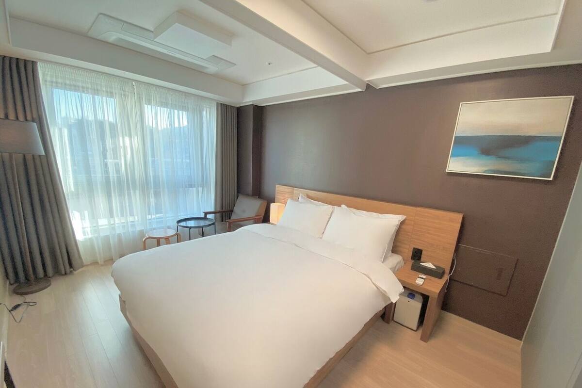 Basic Double Room, 1 Queen Bed | Free WiFi, bed sheets