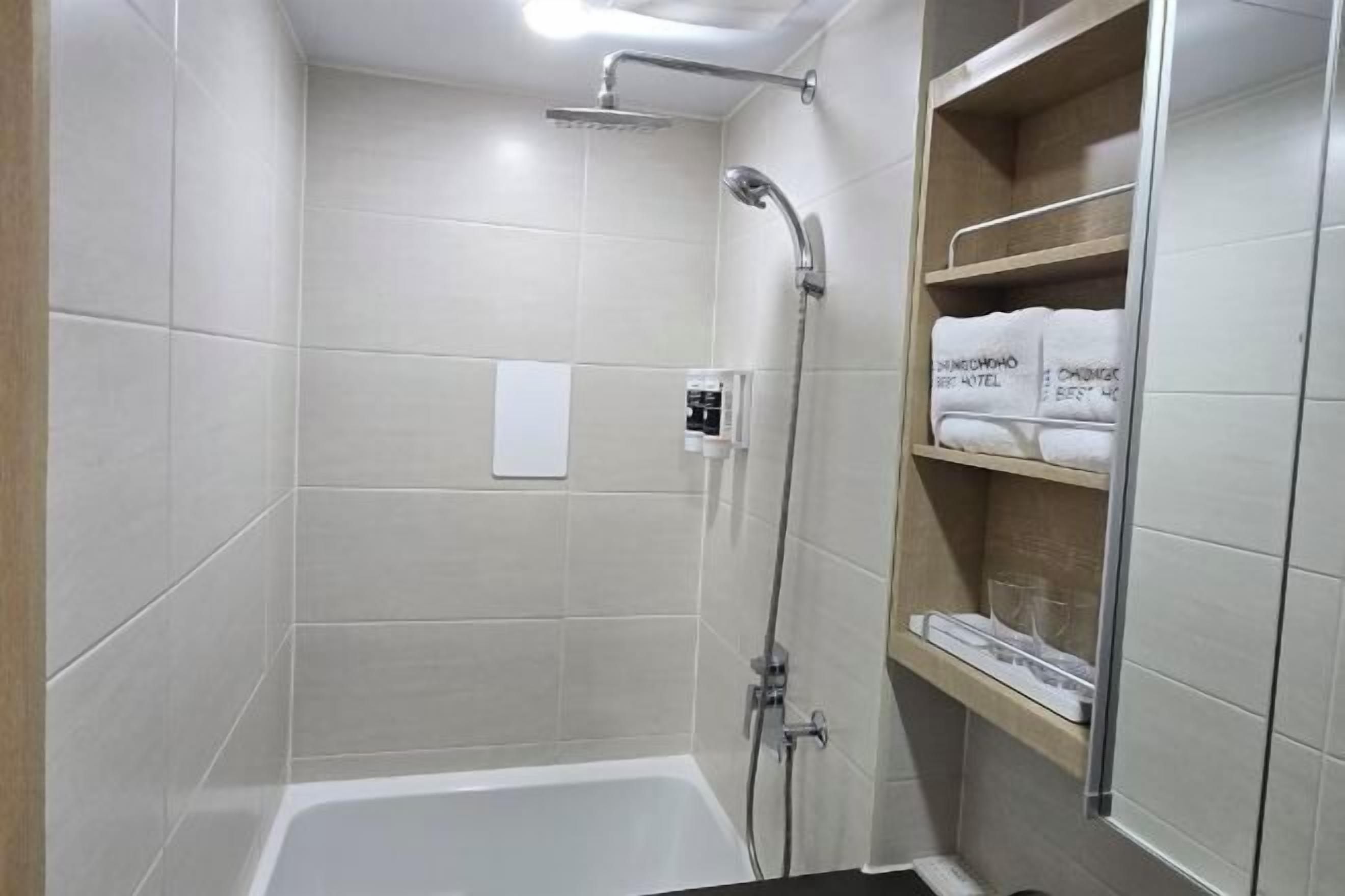 Wi-Fi de cortesia, roupa de cama