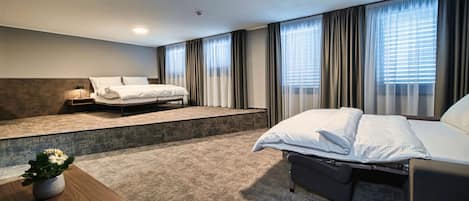 Superior-Apartment | Hochwertige Bettwaren, Select-Comfort-Betten, Schreibtisch