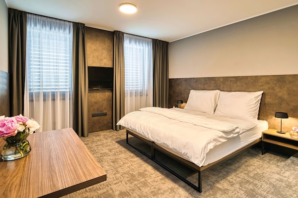 Hochwertige Bettwaren, Select-Comfort-Betten, Schreibtisch