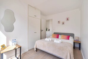 2 Schlafzimmer, Schreibtisch, Bügeleisen/Bügelbrett, WLAN