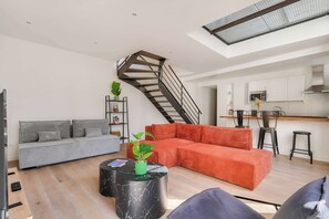TV, offices - Amazing loft between Le Marais and Bastille (Paris)