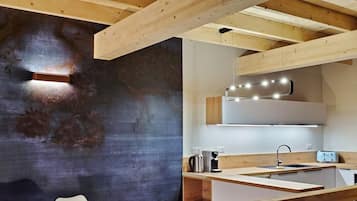 Frigorifero, forno, piano cottura, lavastoviglie