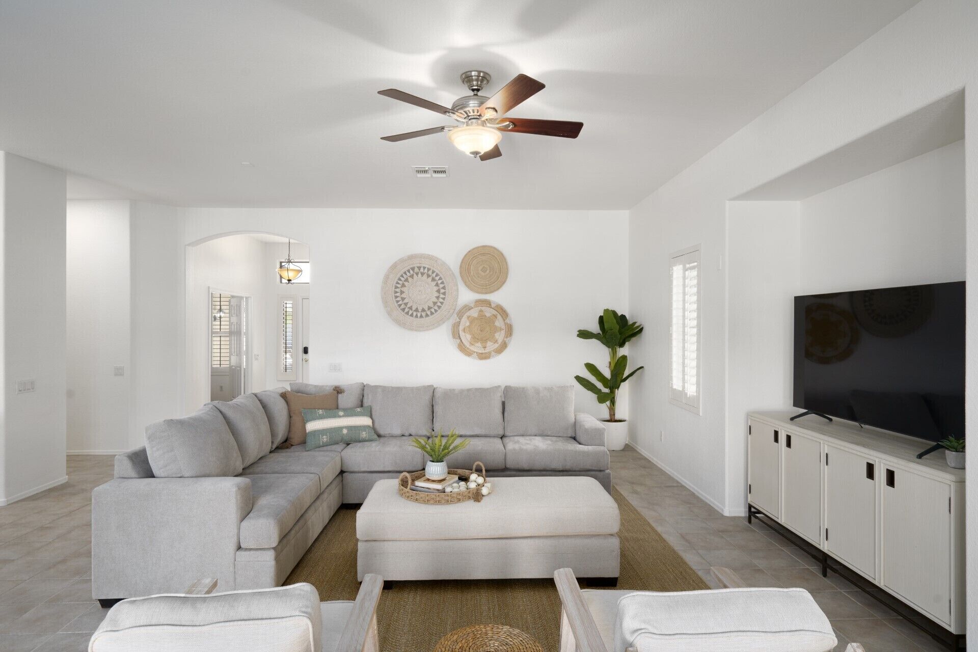 Stunning Lakefront Views!