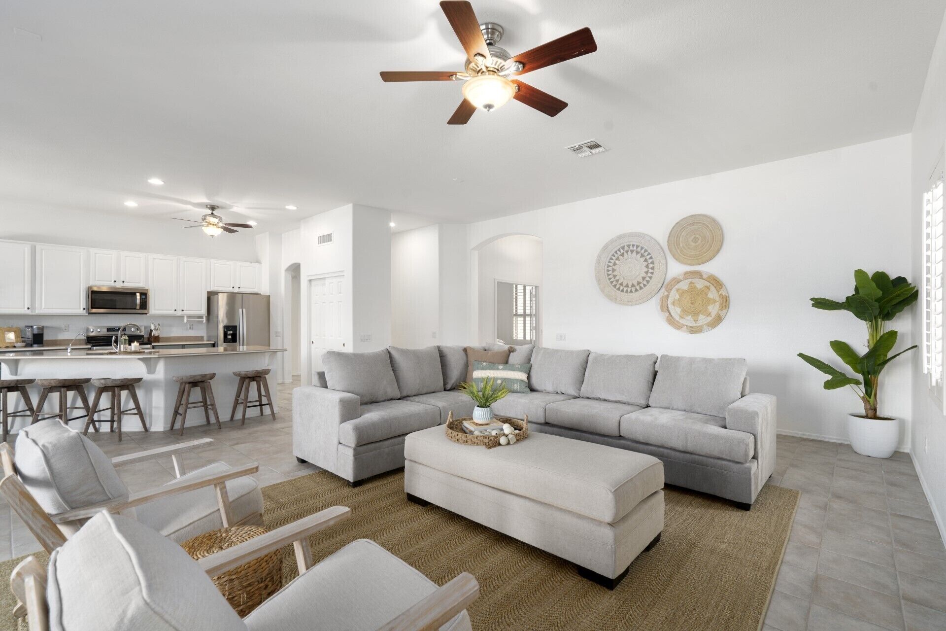 Stunning Lakefront Views!