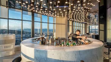 Cocktail bar