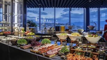 Daily buffet breakfast for a fee