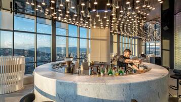 Cocktail bar