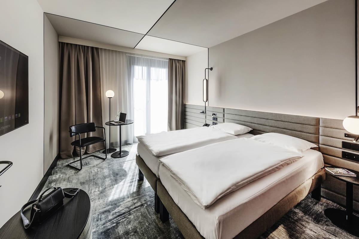 Superior Room, 1 Double Bed with Sofa (zwei getrennte Matratzen)