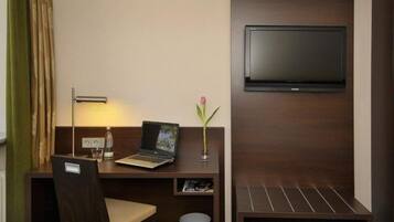 Caja de seguridad en la habitación, wifi gratis y ropa de cama