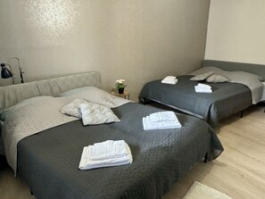 5 bedrooms, desk, iron/ironing board, free WiFi