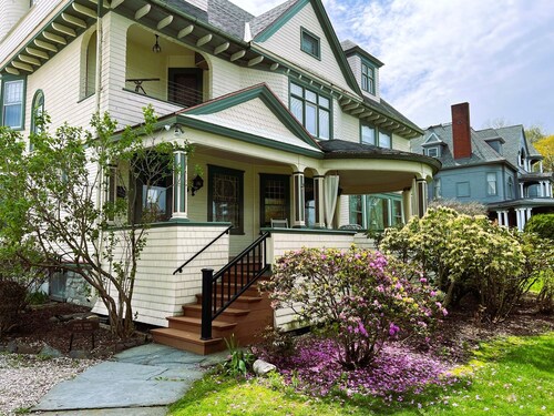 Victorian Mansion Jim-Dandy Suite
