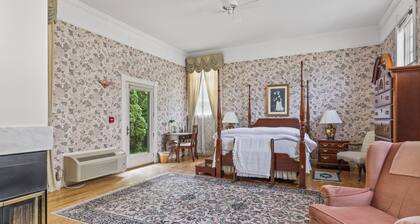Victorian mansion's Jim-Dandy Suite
