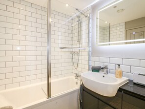 Bathroom - The Old Cowsheds (Bakewell)