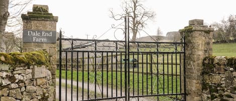 Cottage | Property grounds