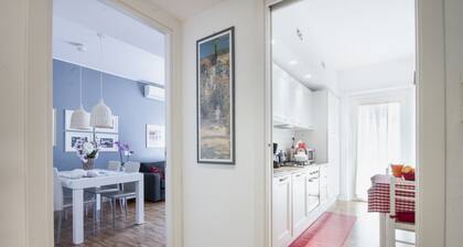 Roma-INCANTATA, Large balcony, Central, Next to the main Subway, Lively District