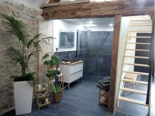 House with private Jacuzzi, cocooning, zen.