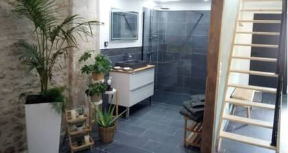 House with private Jacuzzi, cocooning, zen.