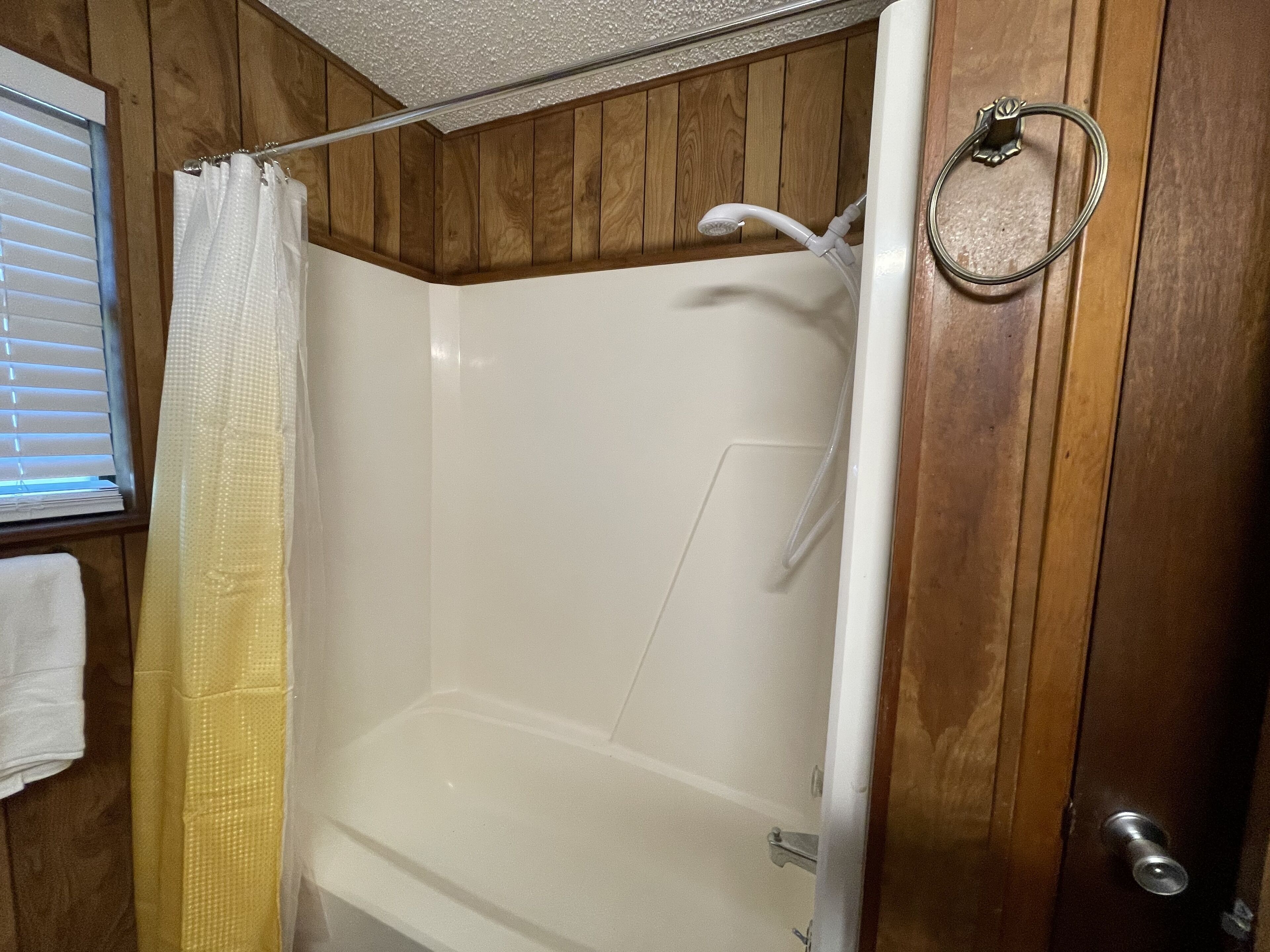 3B 2B DUPLEX-1 Block off IH 35=PET FRIENDLY