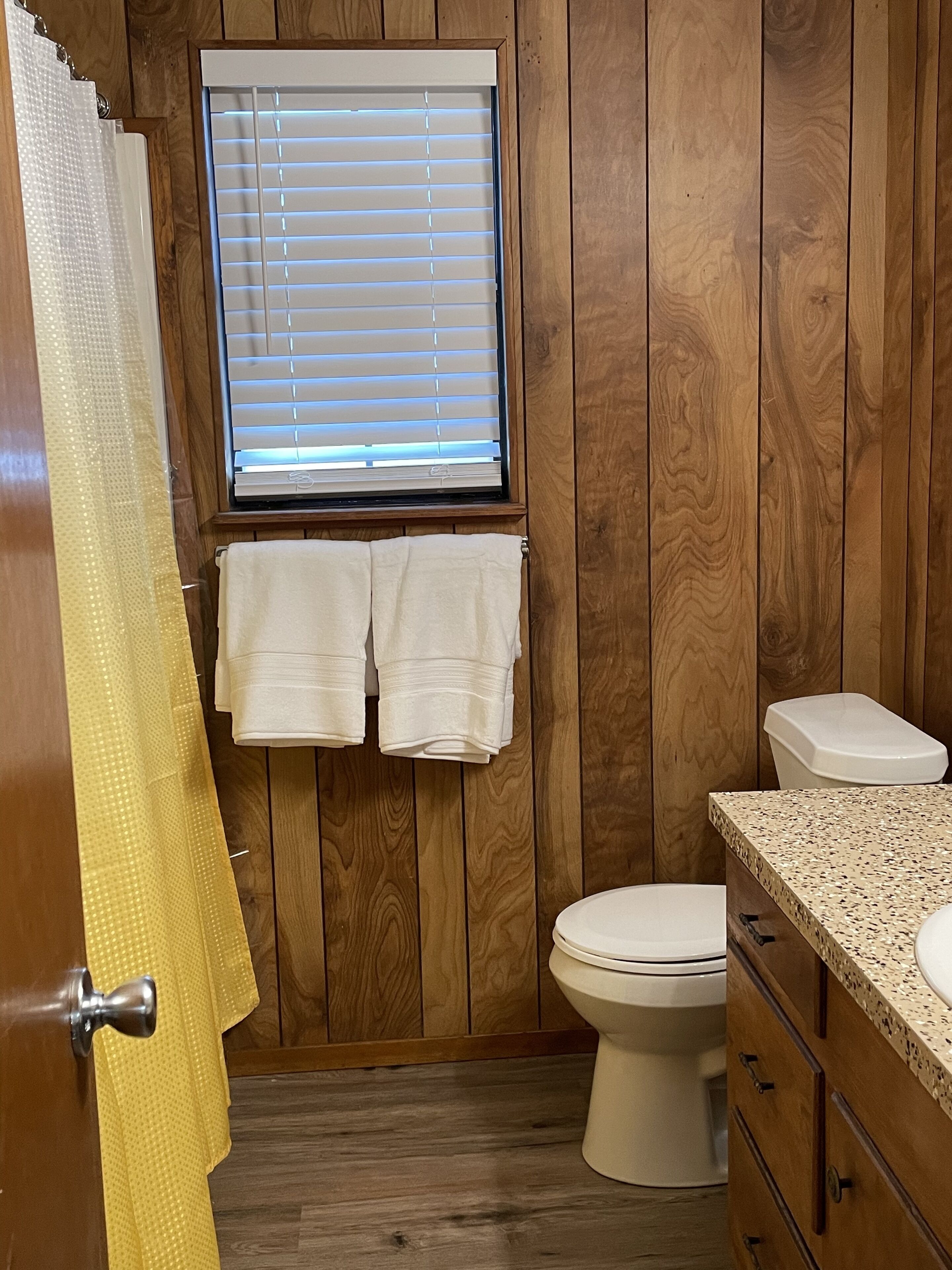 3B 2B DUPLEX-1 Block off IH 35=PET FRIENDLY