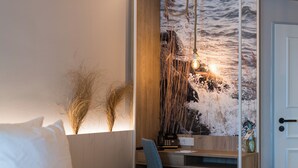 Dobbeltrom – comfort, balkong, havneutsikt | Sengetøy av topp kvalitet, safe på rommet og skrivebord
