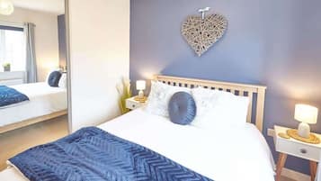 2 bedrooms, iron/ironing board, WiFi, bed sheets