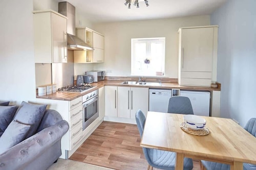 Host & Stay | Coach House Retreat