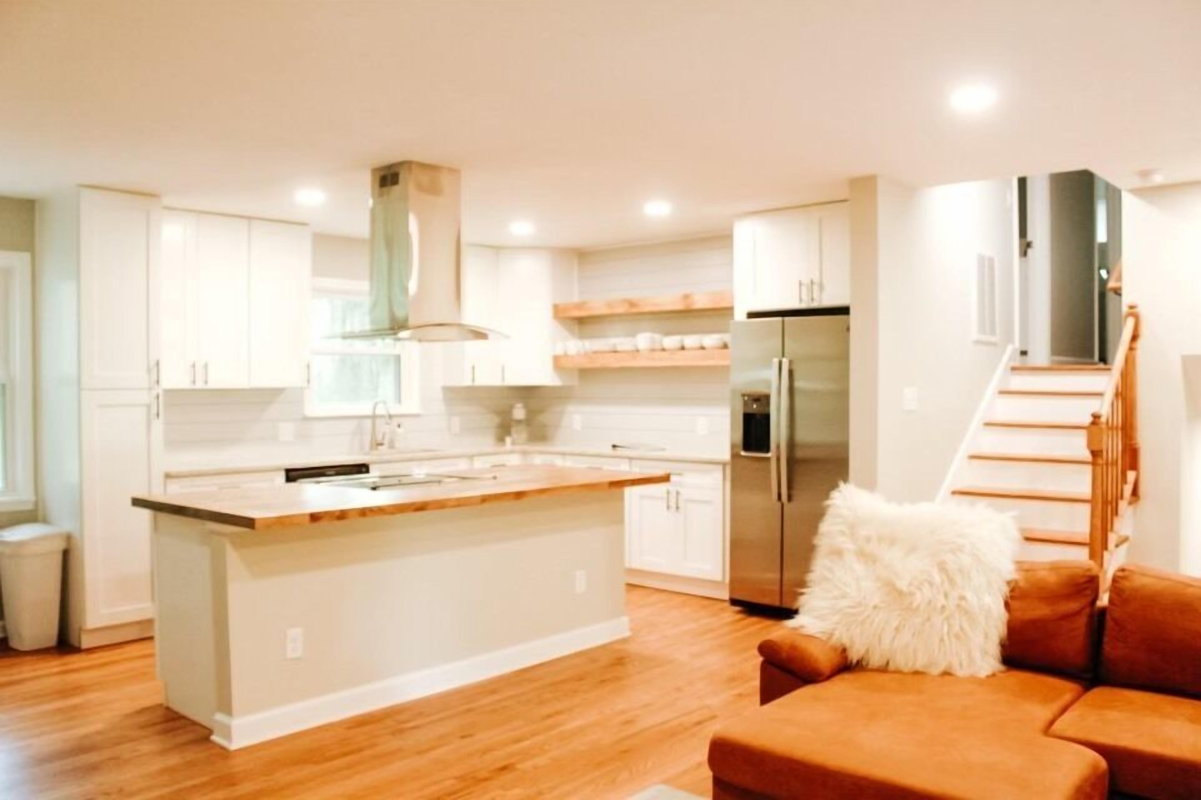 Designer Oasis 5 minutes to Bay St &12 min to Parris Island with Game room!