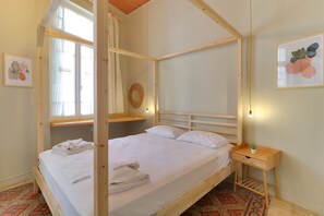 Traditional Apartment | Premium bedding, laptop workspace, blackout drapes, soundproofing - Athensvintage (Athens)
