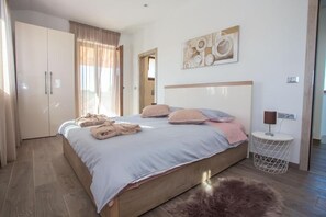 3 Schlafzimmer, Bügeleisen/Bügelbrett, WLAN, Bettwäsche