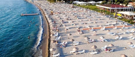 Playa privada y 2 bares en la playa