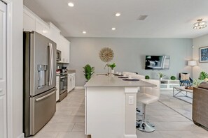 Townhome, 4 Bedrooms | Private kitchen - Champions Gate 4 Bedroom Townhouse by Redawning (Davenport)