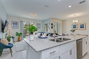 Townhome, 4 Bedrooms | Private kitchen - Champions Gate 4 Bedroom Townhouse by Redawning (Davenport)