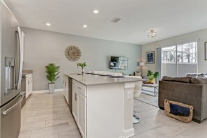 Townhome, 4 Bedrooms | Private kitchen - Champions Gate 4 Bedroom Townhouse by Redawning (Davenport)