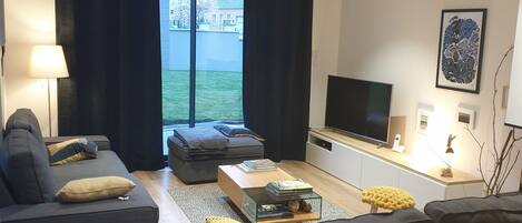 Smart-tv en een open haard