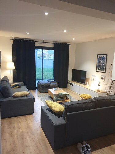 Modern house with garden and terrace, 5 minutes from the beach