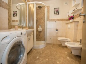 Apartment (Two bedroom Apartment with Balcony an) | Bathroom - Apartments Andre Poreč (Porec)