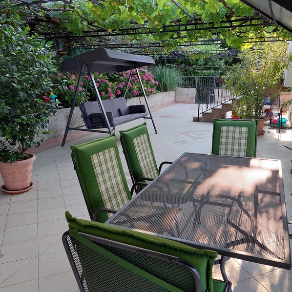 LĂ€genhet (Two bedroom apartment with Terrace an) | Terrass/Patio