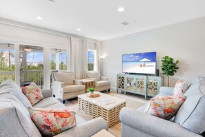 Smart TV, books - Relaxing 3BR Family Townhouse with Beach Club & Pool (Pensacola)